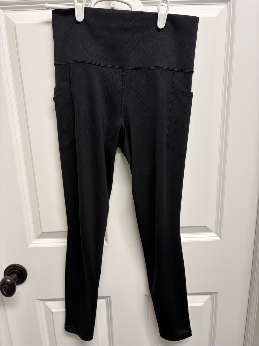 Athleta Salutation Stash Pocket 7/8 Tight Sz Small